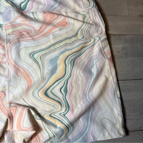 Old Navy High Waisted Powersoft Biker 6"  Plus Size 4X Pastel Swirl Shorts - Picture 14 of 15